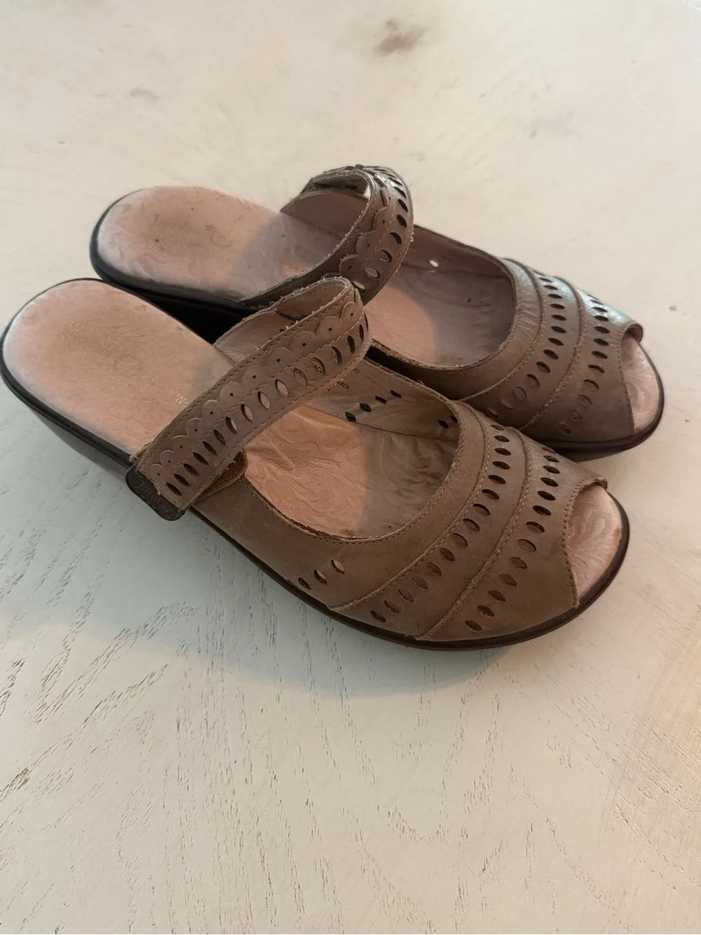 Jambu Leather Sport Wedge Peep Toe Sandals TOURING TOO Sz 9 Neutral Beige